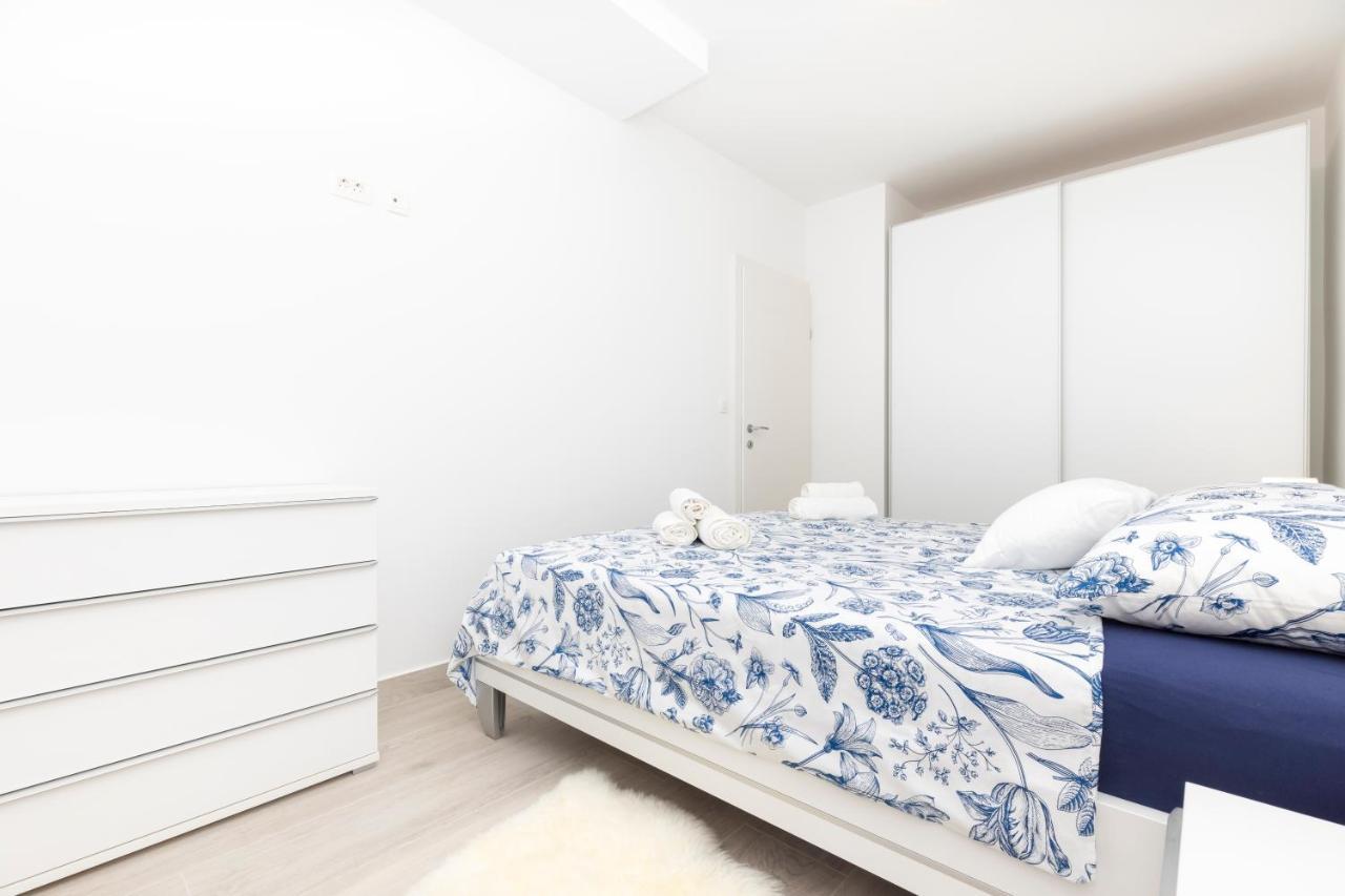 Apartments Tony มาลีโลชินจ์ ภายนอก รูปภาพ