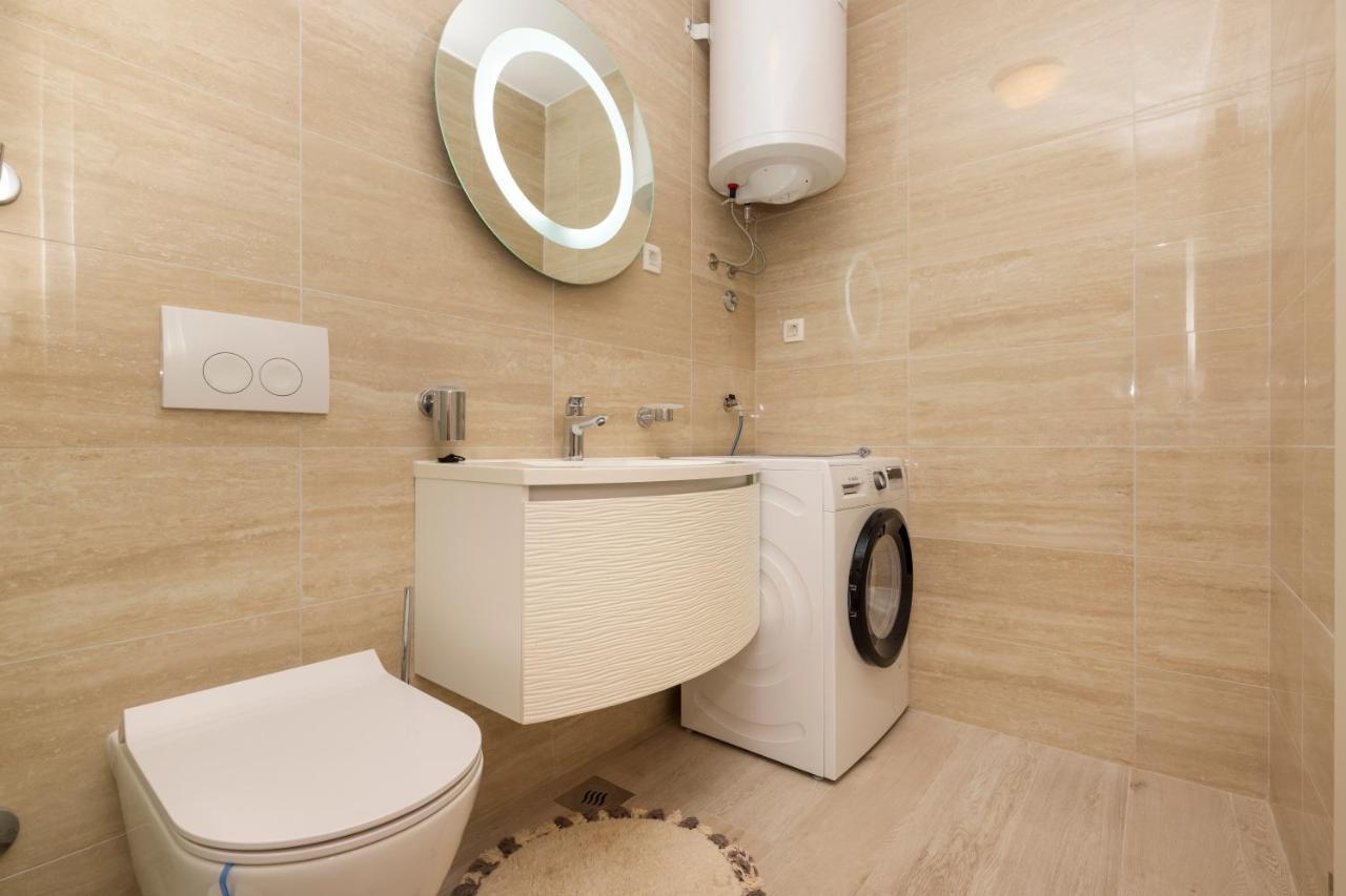 Apartments Tony มาลีโลชินจ์ ภายนอก รูปภาพ