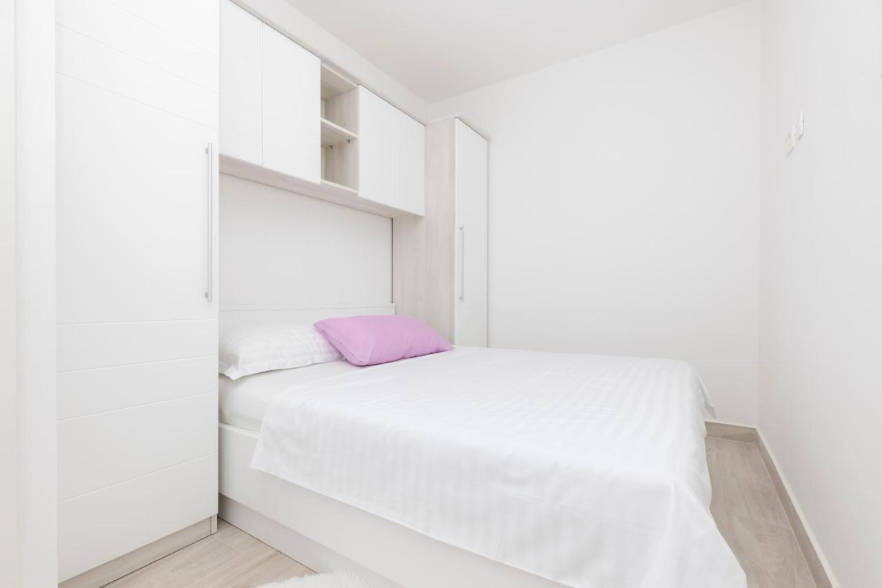 Apartments Tony มาลีโลชินจ์ ภายนอก รูปภาพ